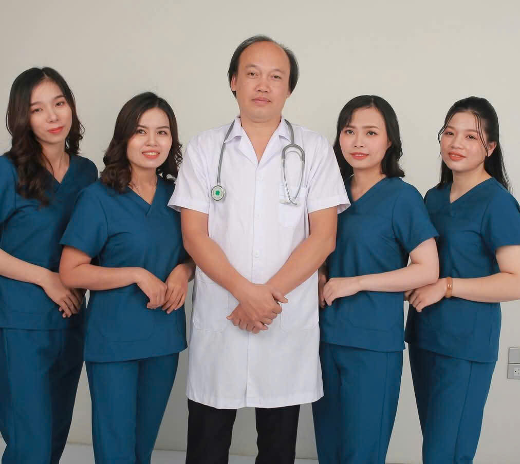 Đội ngũ Y bác sĩ chuyên khoa tại phòng khám Đông y Lê gia